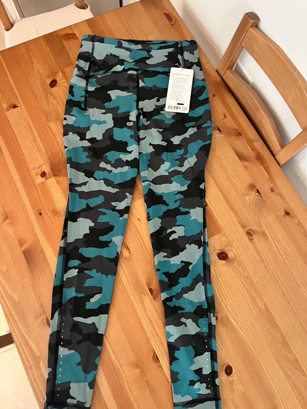 Lululemon swift speed HR Tight 28” blue camo size 6